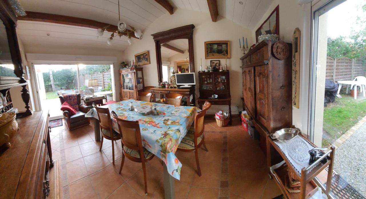 Le Petit Manoir Bed & Breakfast Vaux-sur-Mer Exterior foto