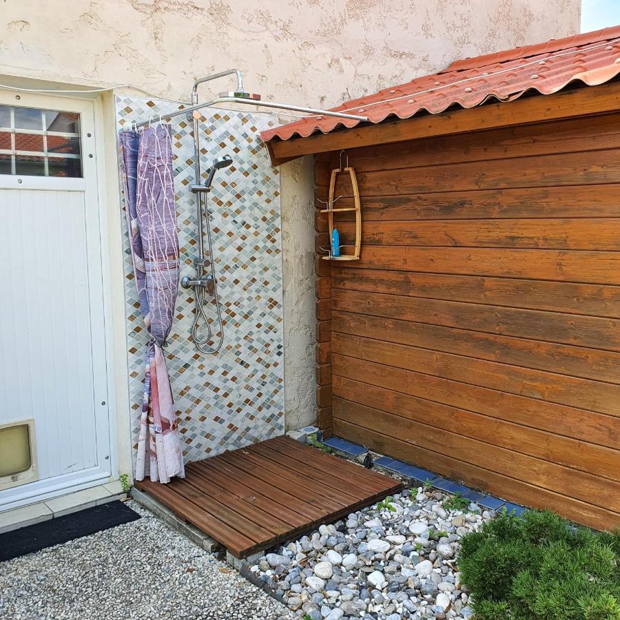 Le Petit Manoir Bed & Breakfast Vaux-sur-Mer Exterior foto